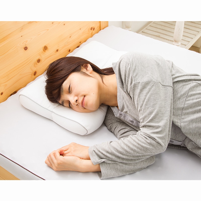 医師がすすめる健康枕 肩楽寝（高め）(（高）56×38cm ホワイト): 枕・抱き枕│西川公式オンラインショップ 寝具通販サイト